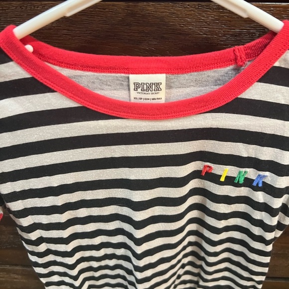 ❤️💚VS‎ PINK XS SHIRT - Picture 2 of 3